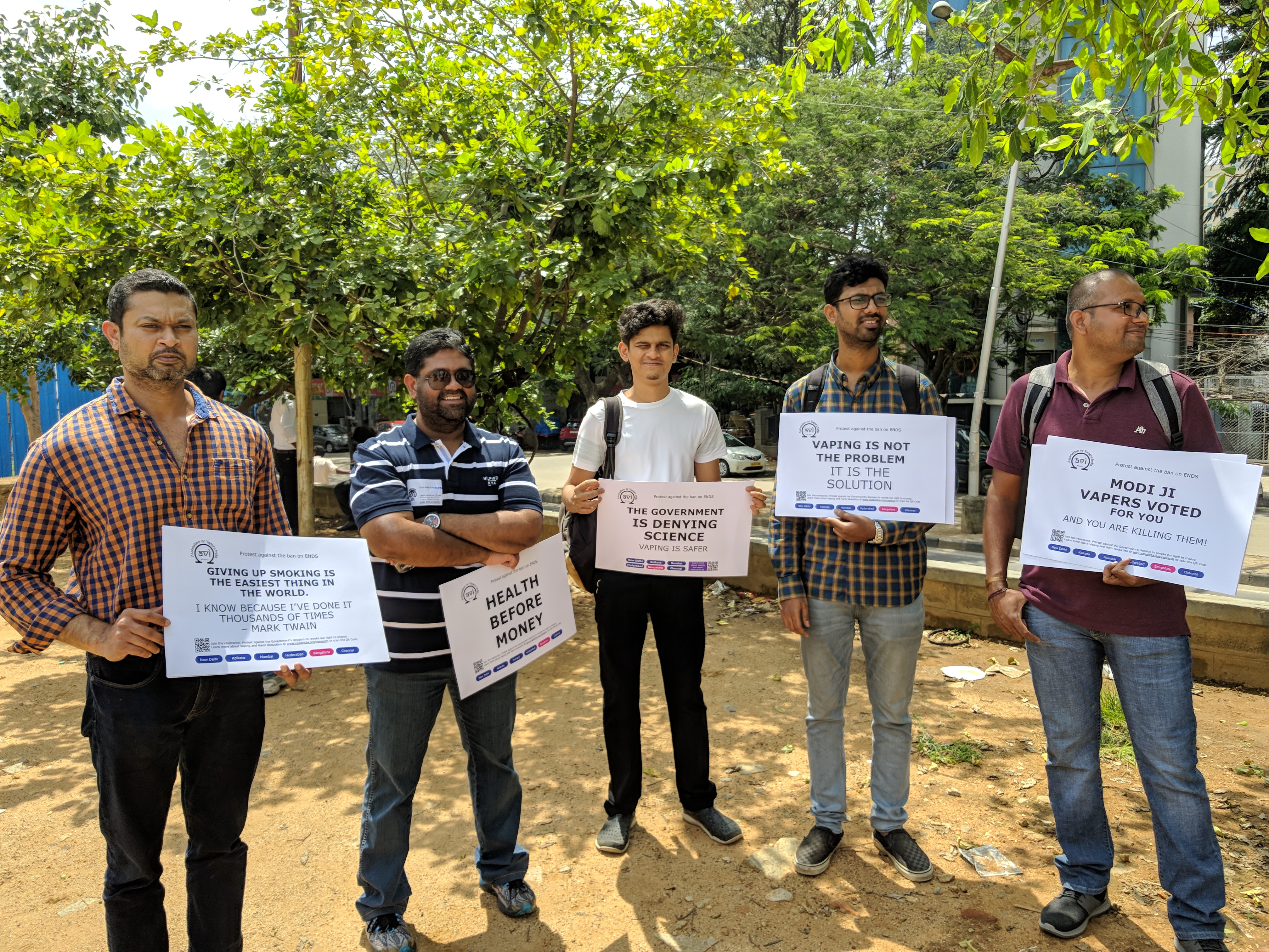 Vapers protesting the e-cigarette ban in Bengaluru, 28 September 2019